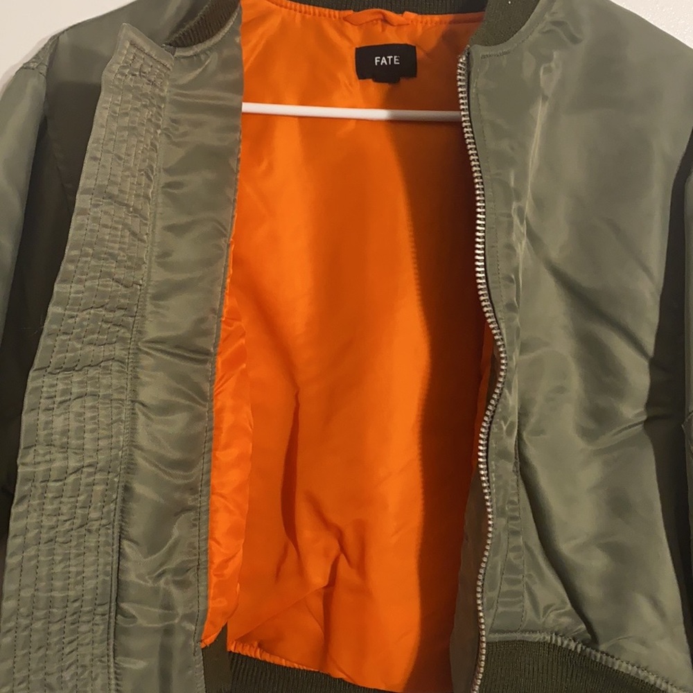 Cropped Bomber Jacket - Picture 3 of 3